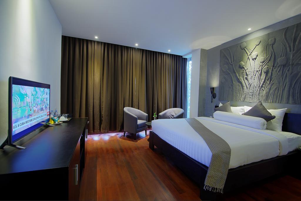 The Palm Boutique Hotel & Residence 프놈펜 외부 사진