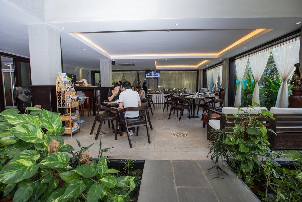The Palm Boutique Hotel & Residence 프놈펜 외부 사진