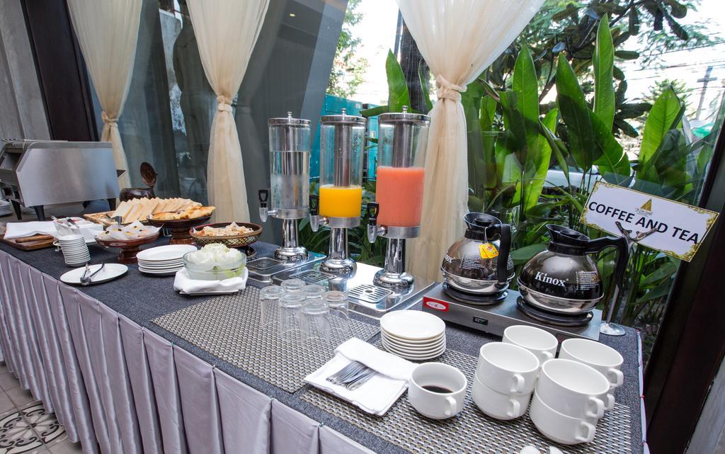 The Palm Boutique Hotel & Residence 프놈펜 외부 사진
