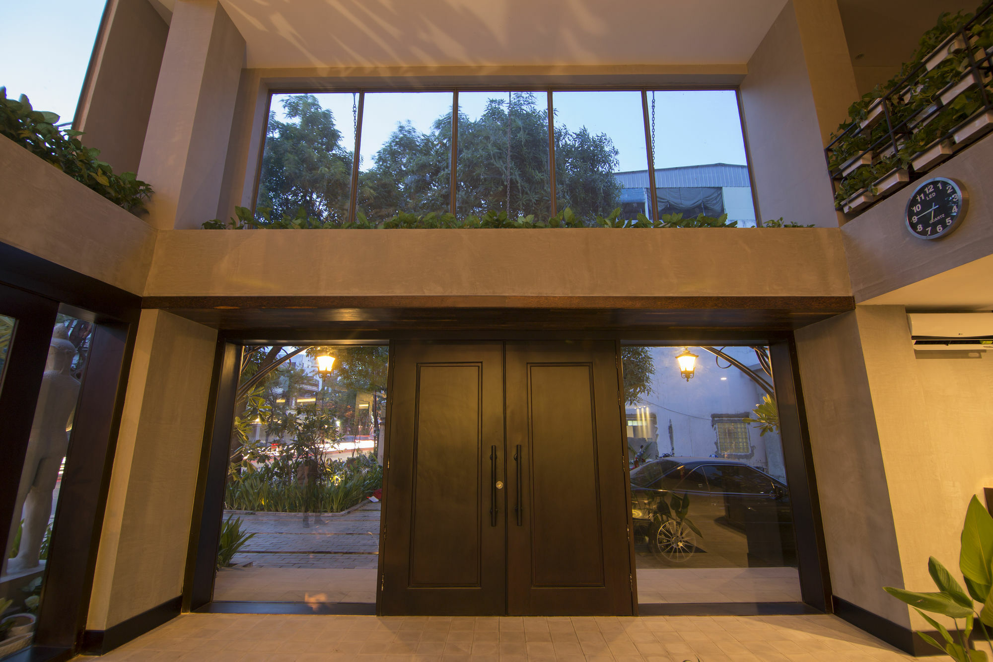 The Palm Boutique Hotel & Residence 프놈펜 외부 사진