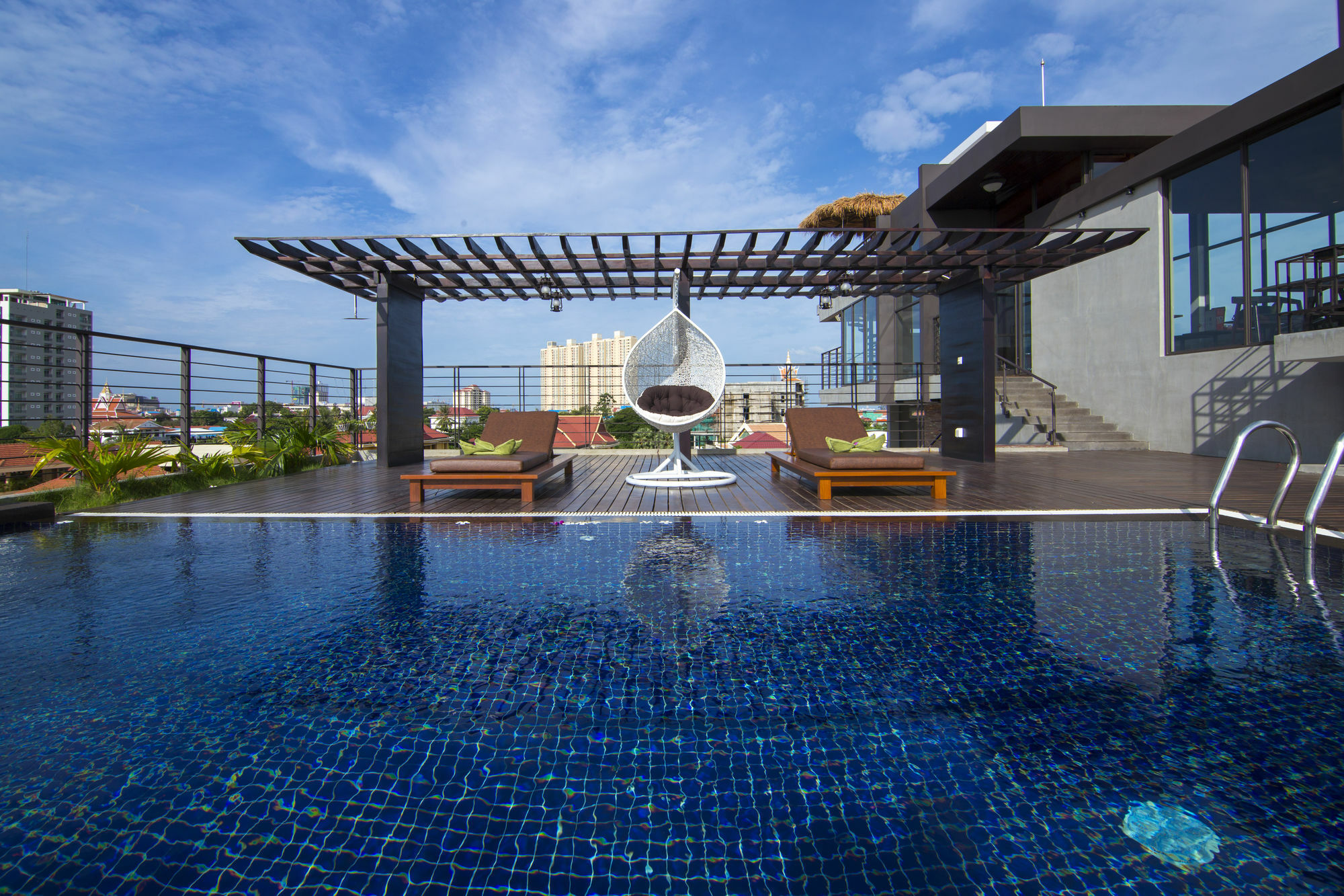 The Palm Boutique Hotel & Residence 프놈펜 외부 사진