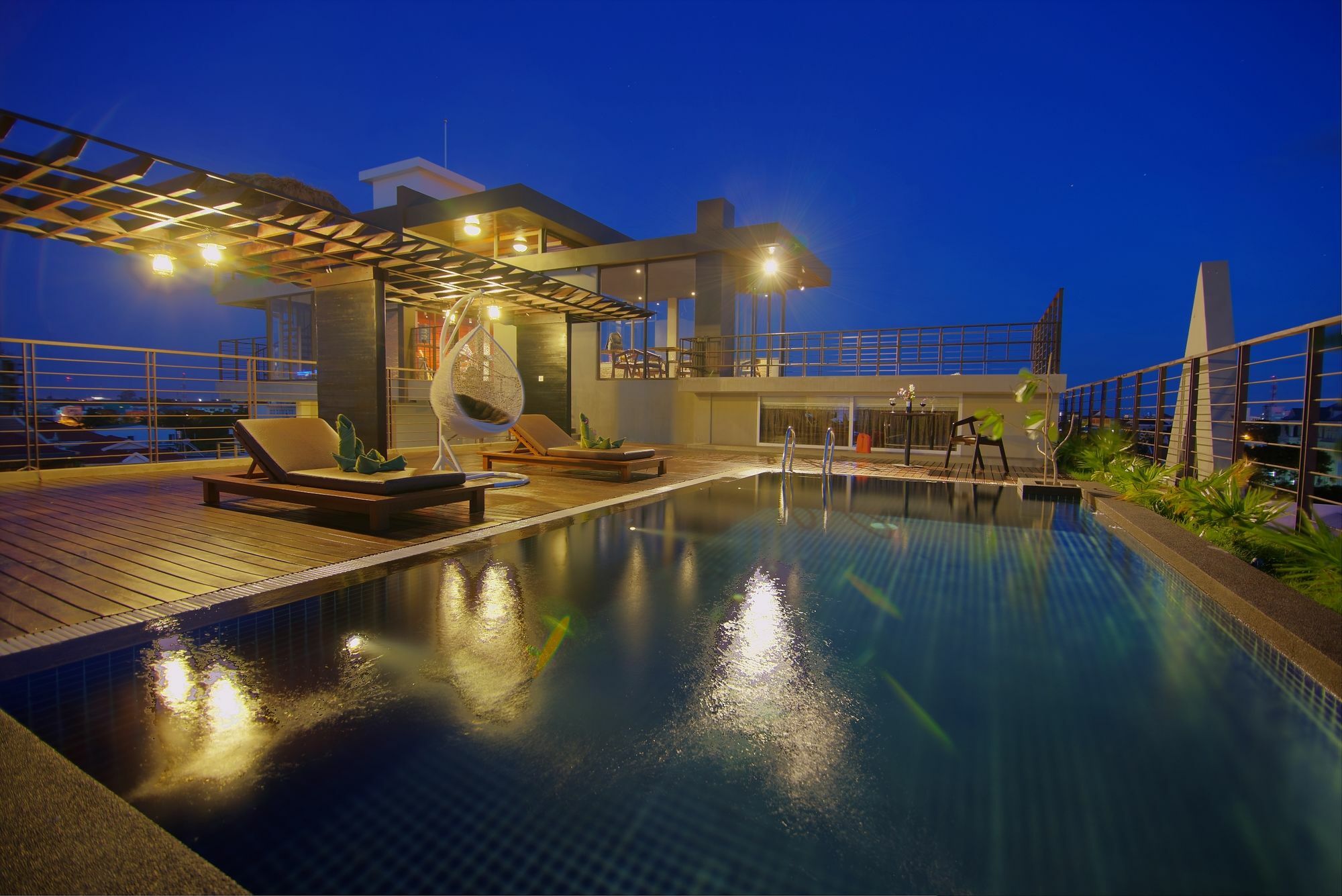 The Palm Boutique Hotel & Residence 프놈펜 외부 사진
