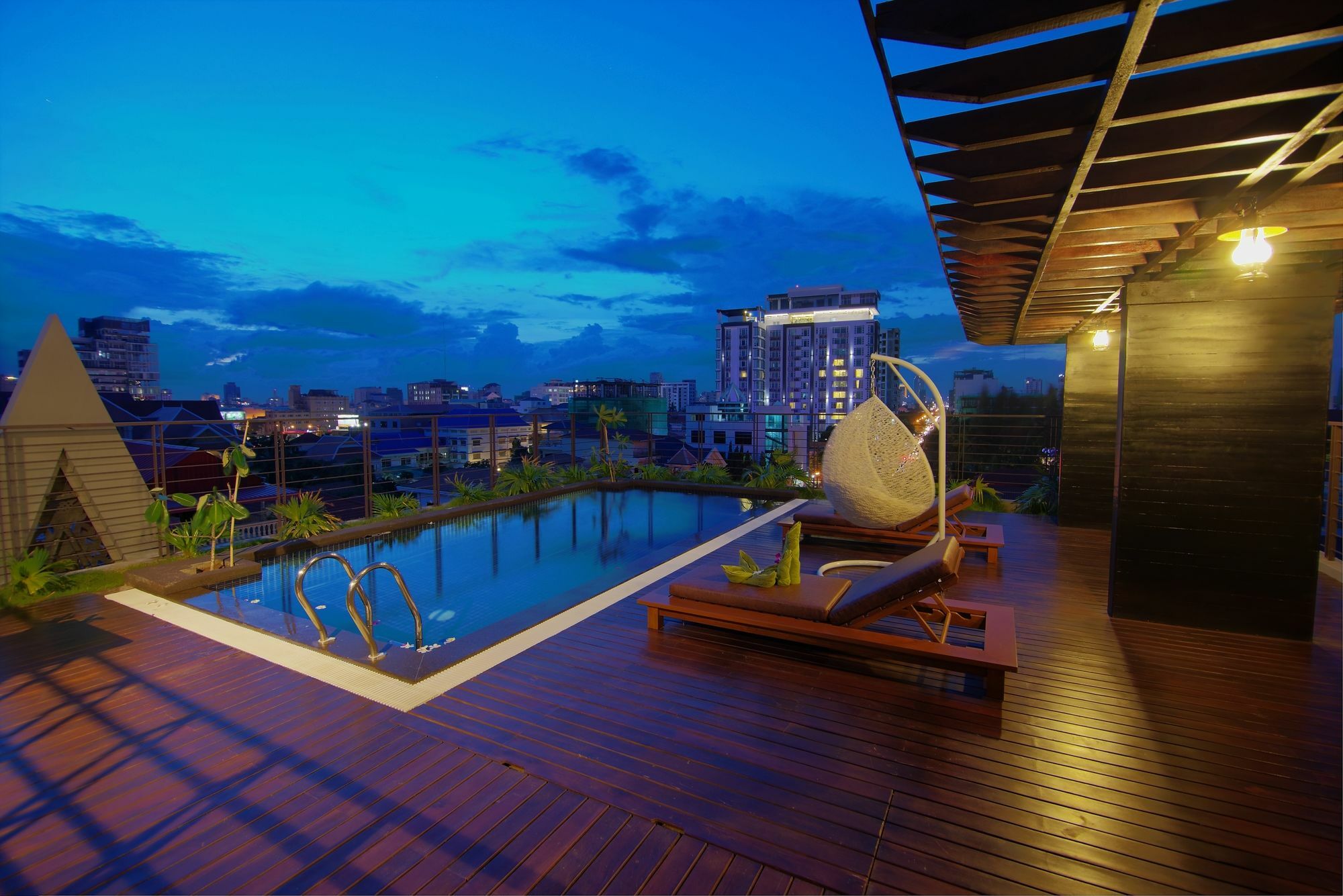 The Palm Boutique Hotel & Residence 프놈펜 외부 사진