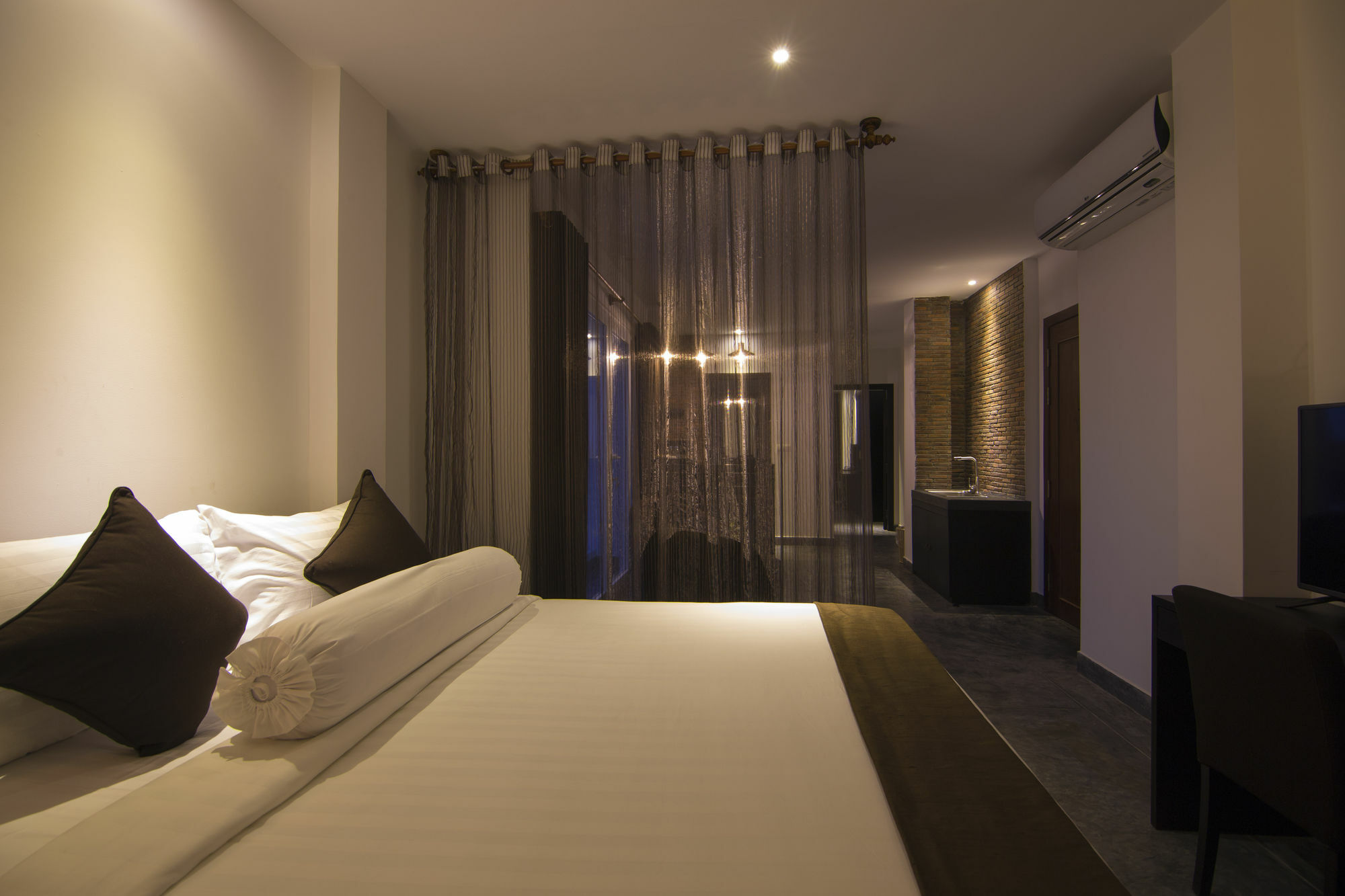 The Palm Boutique Hotel & Residence 프놈펜 외부 사진