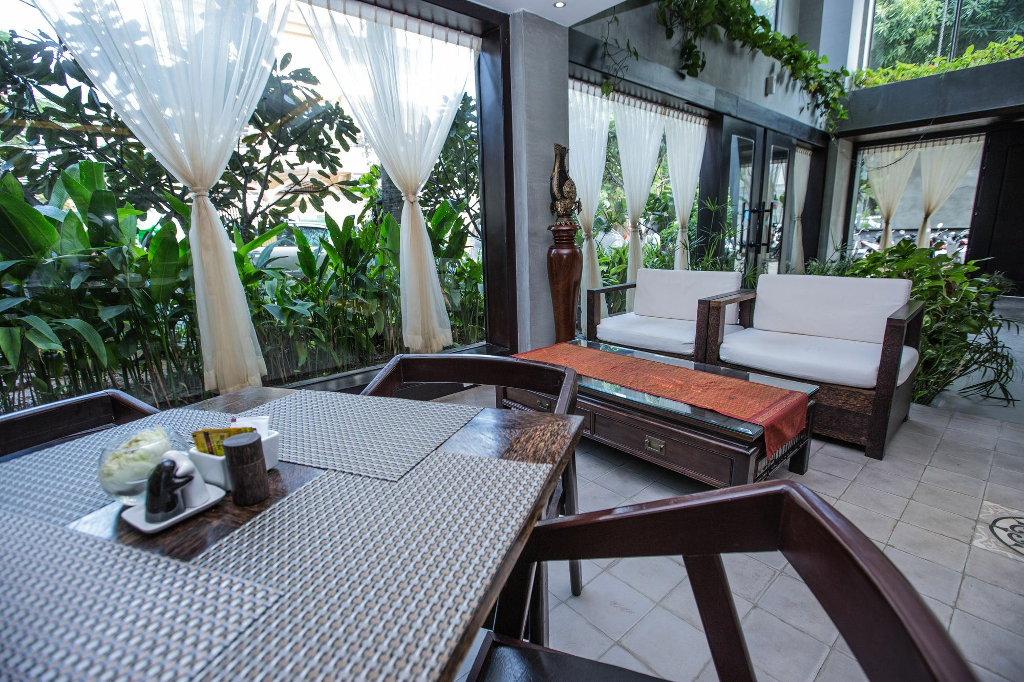 The Palm Boutique Hotel & Residence 프놈펜 외부 사진